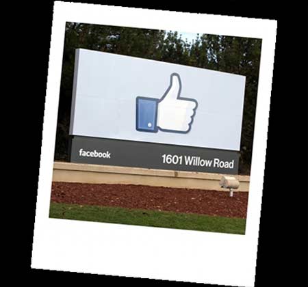 Facebook Employs Lightbox