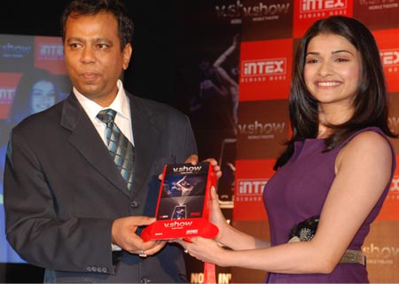 Intex V.Show