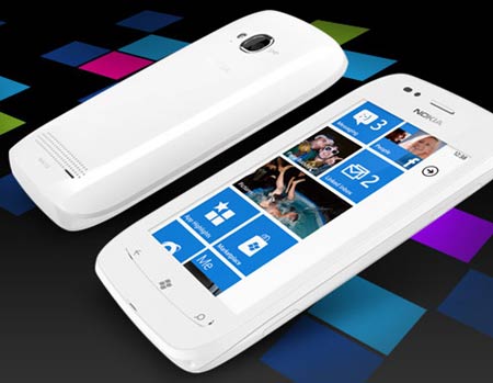 T-Mobile Nokia Lumia 710 02